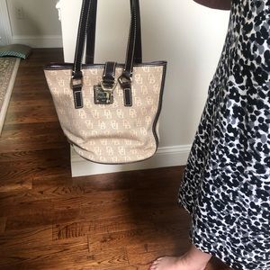 Dooney & Bourke bucket bag